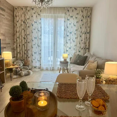 13 With Fireplace & Terrace, St John Park Apartment Bansko